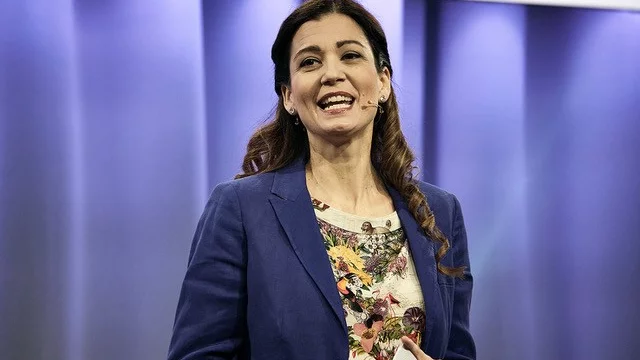 
										Was machst du, wenn du mal den Faden verlierst, Maria Victoria?
									